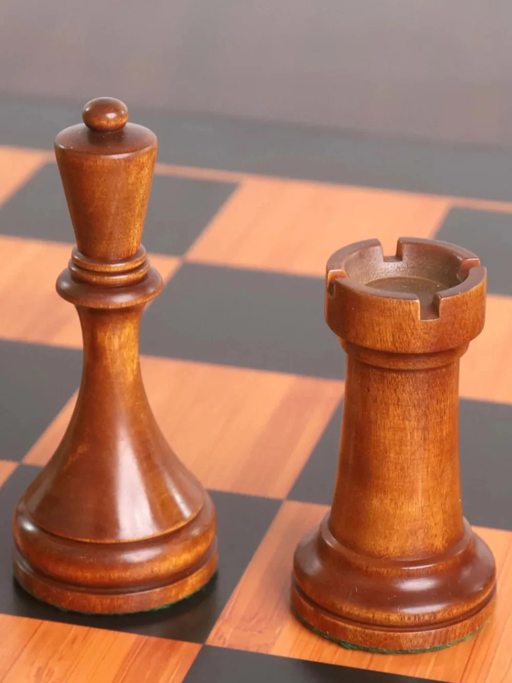 1935 Botvinnik Flohr-II Soviet Chess Pieces - Distress Antiqued Boxwood & Ebonised Boxwood - 4.4" King - Image 10