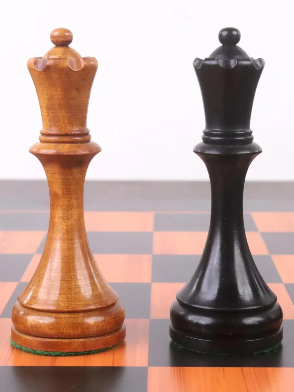 1935 Botvinnik Flohr-II Soviet Chess Pieces - Distress Antiqued Boxwood & Ebonised Boxwood - 4.4" King - Image 8