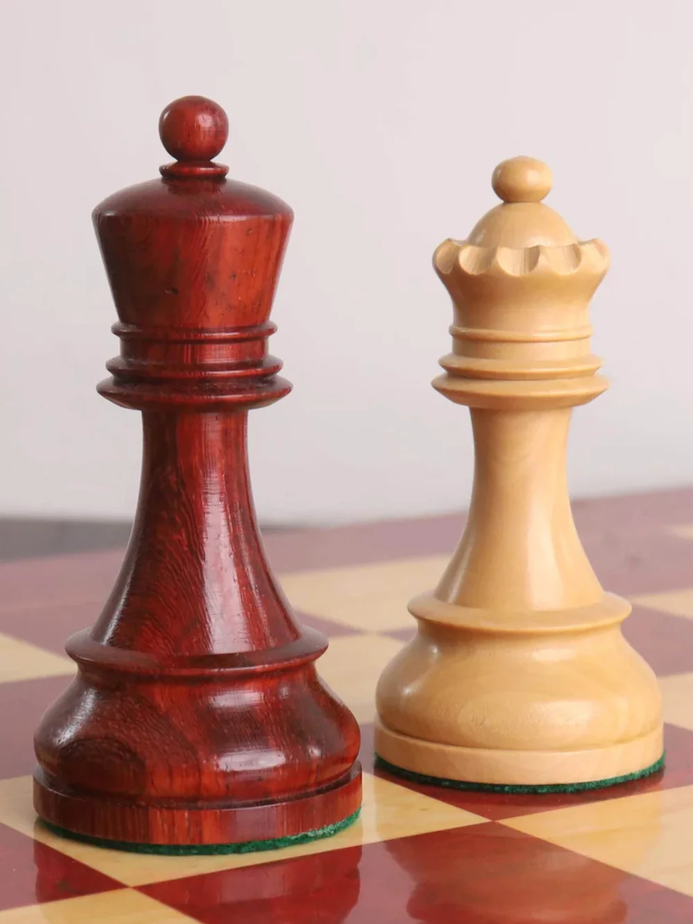 1950s' Fischer Dubrovnik Chess Pieces Only Set - Bud Rosewood & Boxwood - 3.8 " King - Image 6