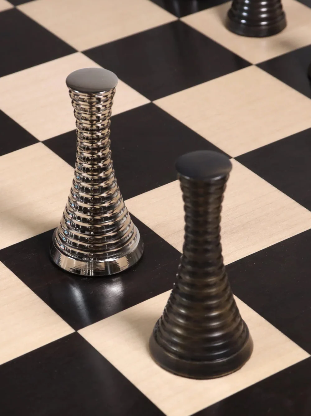 3.9" Modern Brass Metal Luxury Chess Set - Chess Pieces Only - Silver & Antique chessmen - Image 6