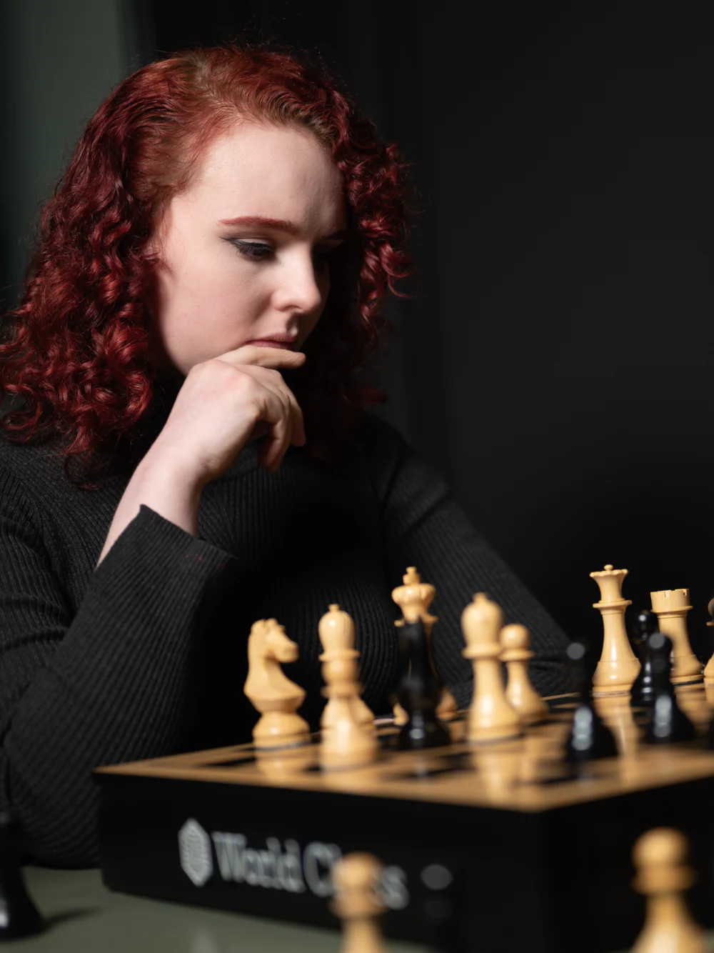World Chess Cabinet Set with Drawer - Image 9