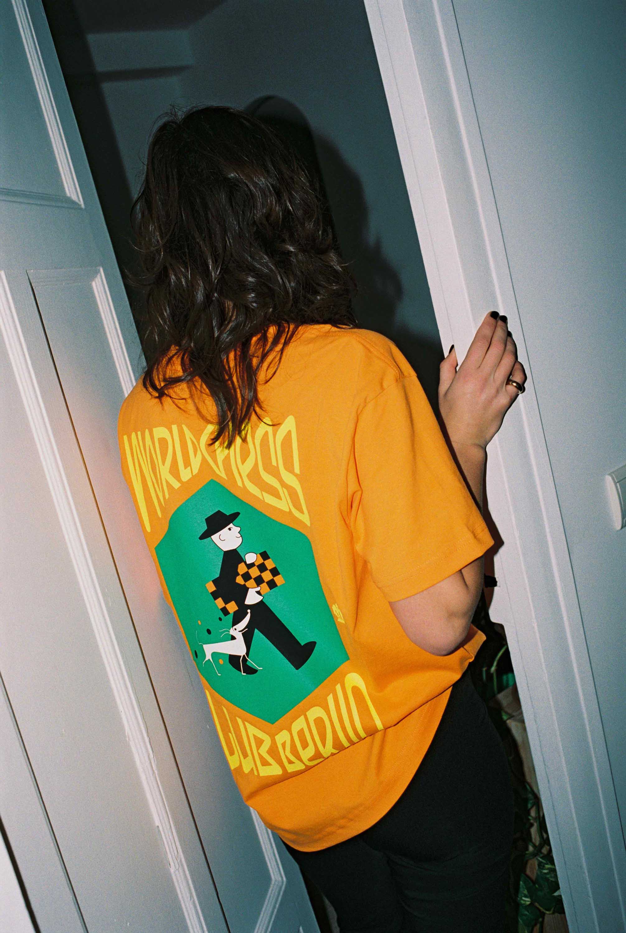 World Chess Club Berlin T-Shirt: Orange Ampelmann - Image 3
