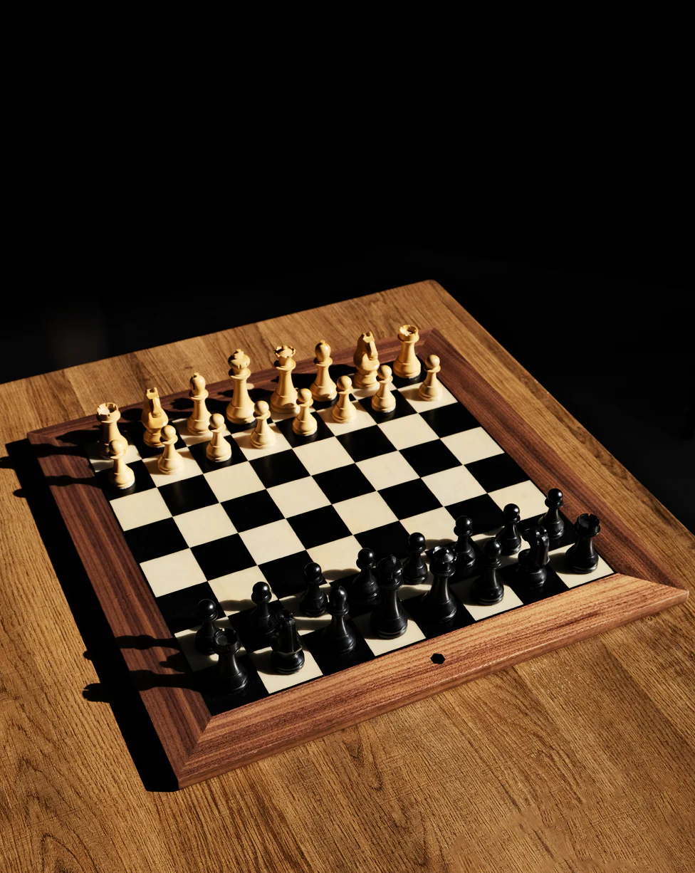 World Chess Set (Home Edition in Black and White) - Image 7