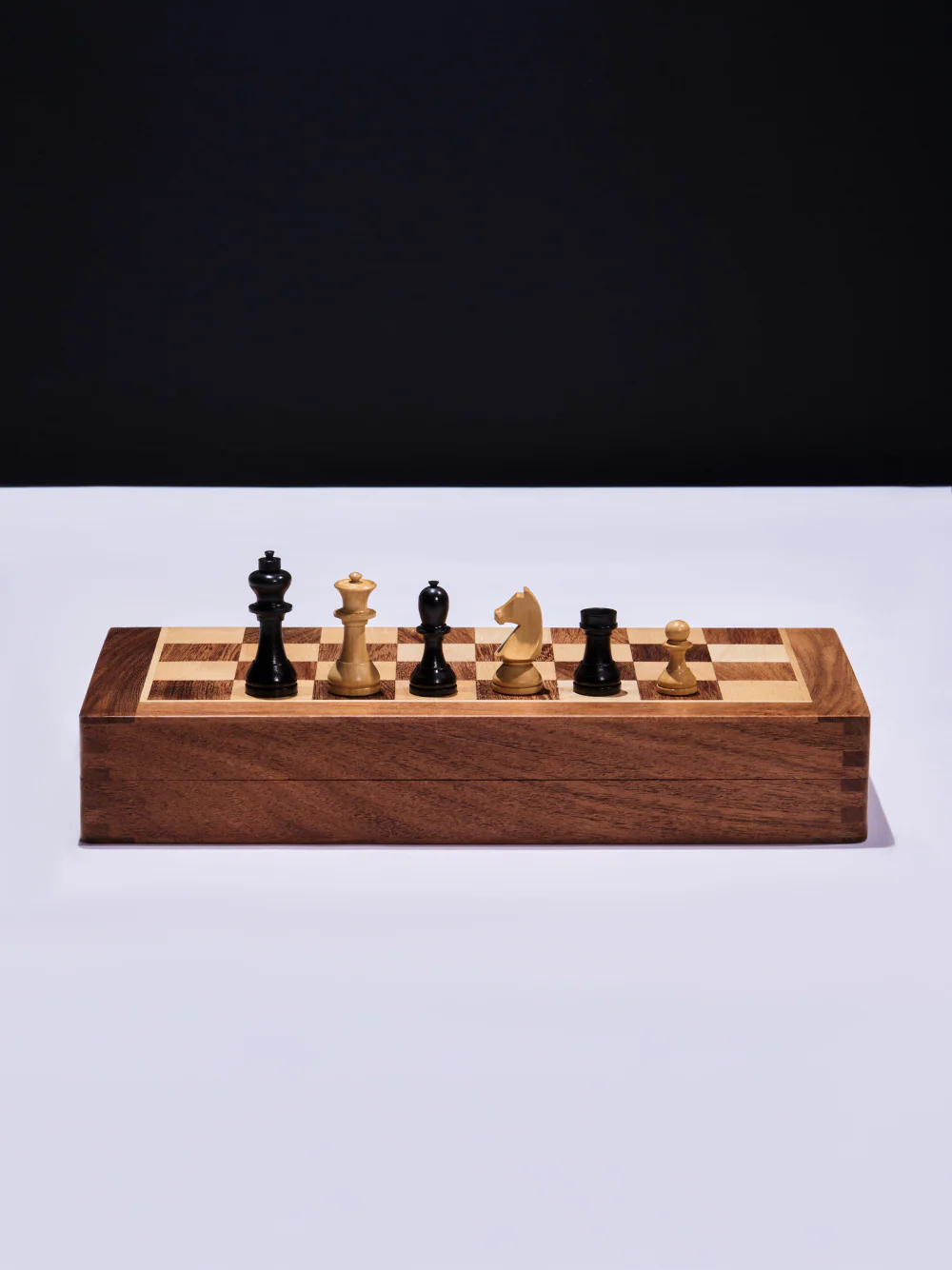 World Chess Travel Chess Set - Image 3