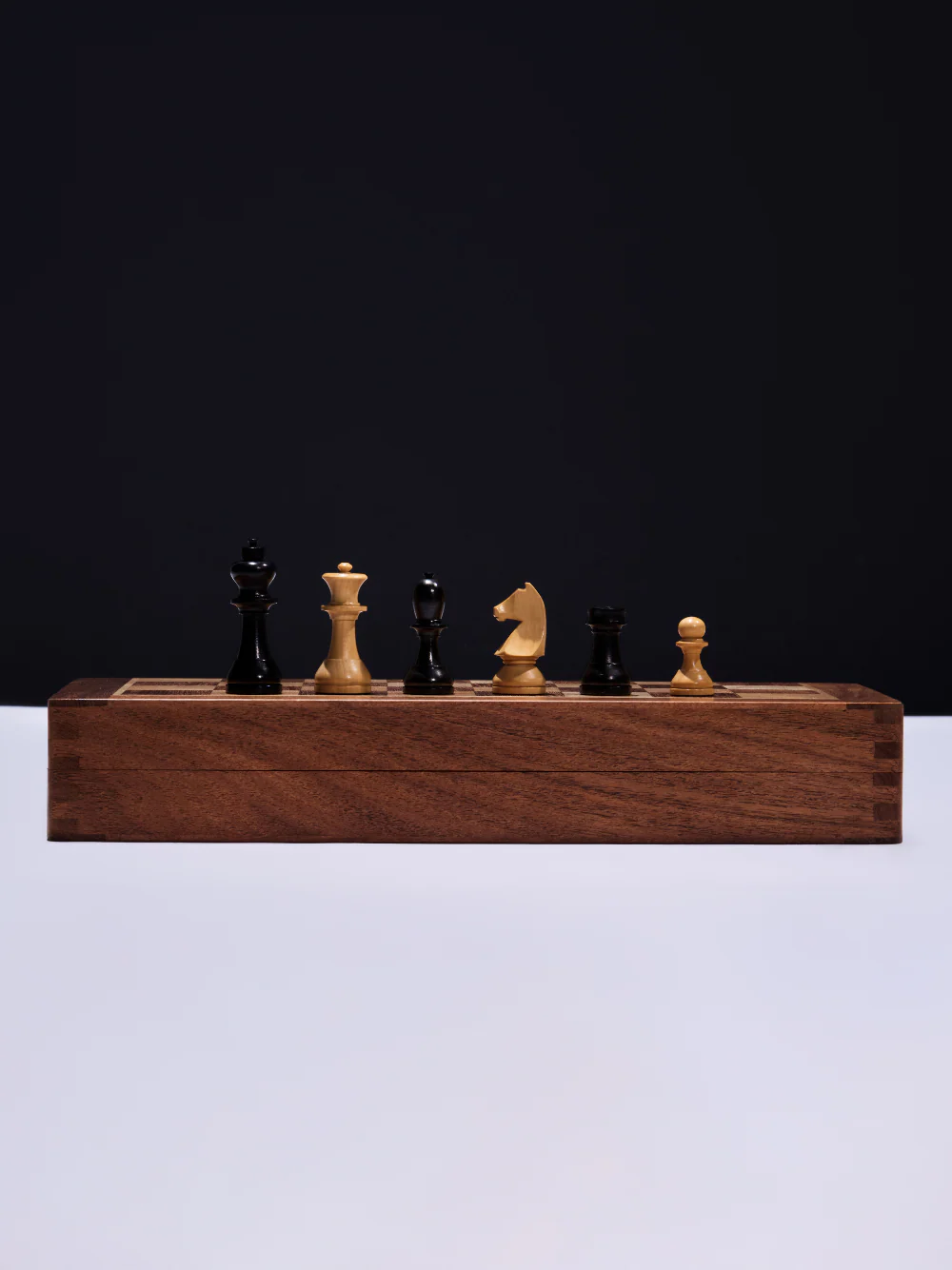 World Chess Travel Chess Set - Image 4
